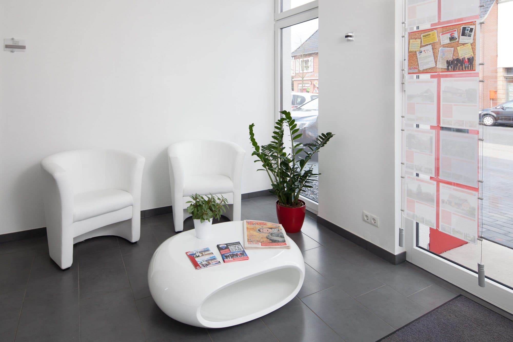 Bürogebäude und Penthouse in Neuenhaus – Bild 3